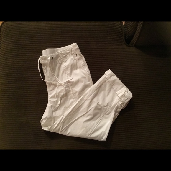 NWT Women’s Straight Leg Stretch Capris. Size 6 - Picture 2 of 8